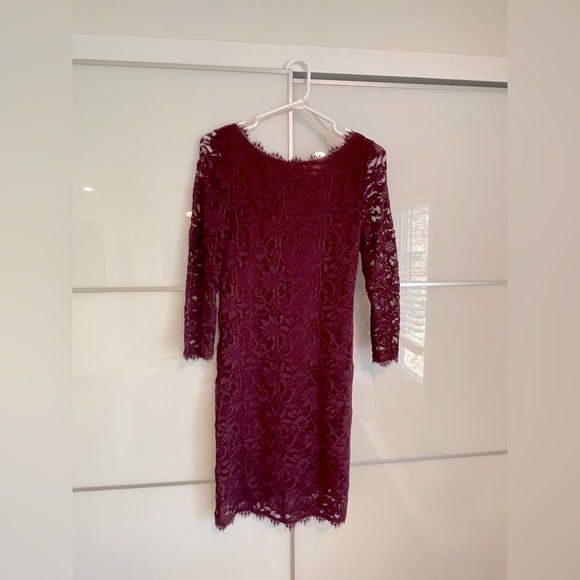 Le château lace plum midi dress - Picture 3 of 3